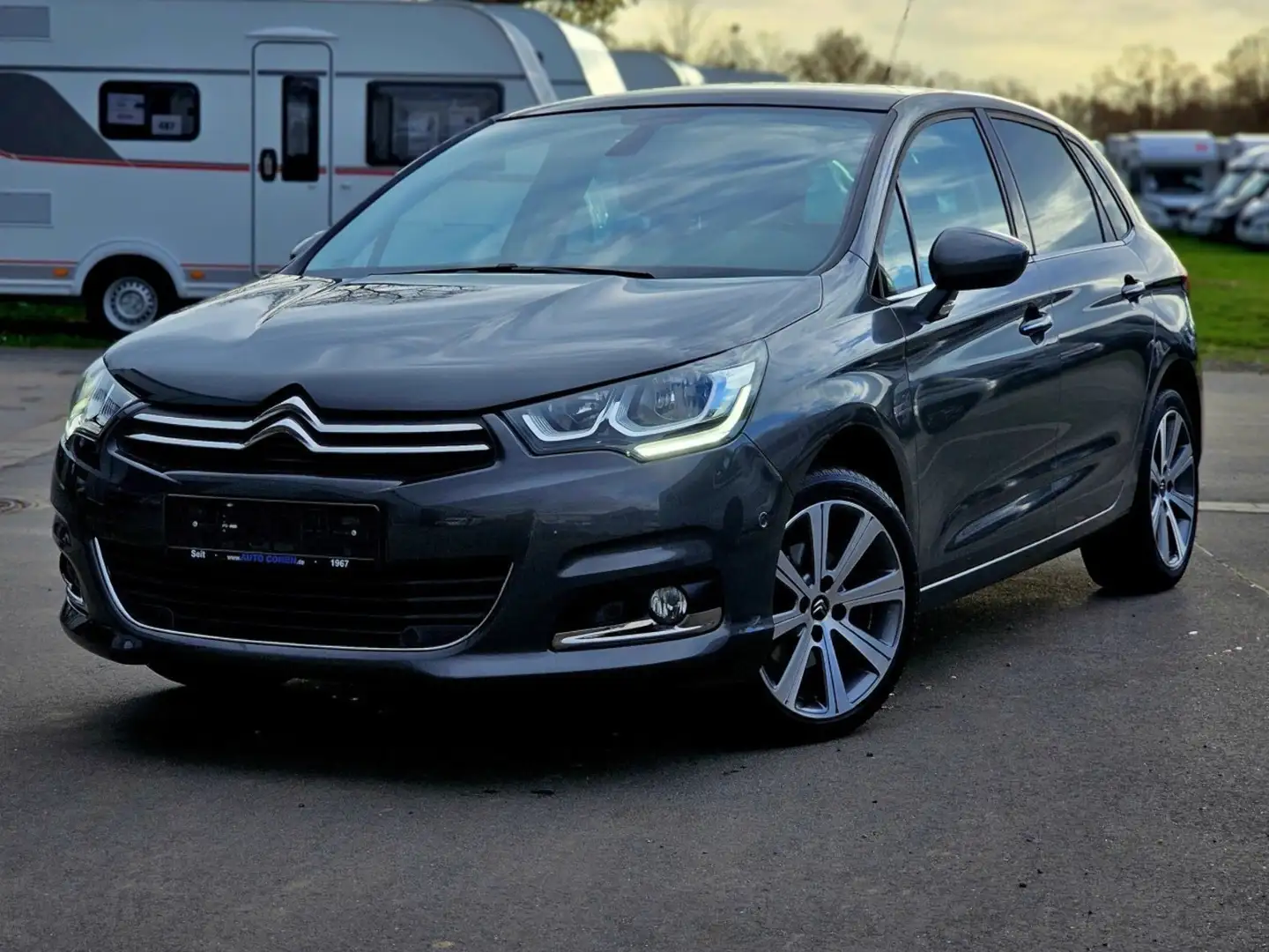Citroen C4 PureTech 130 S&S EAT6 Shine Pano NAV Leder Grau - 1