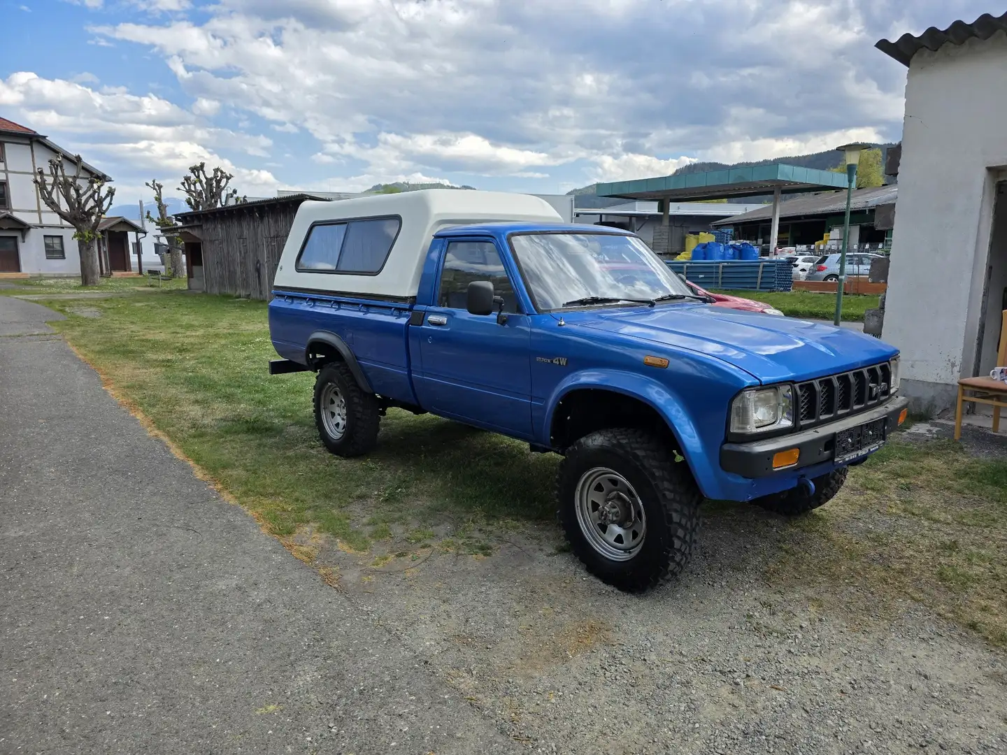 Toyota Hilux - 2