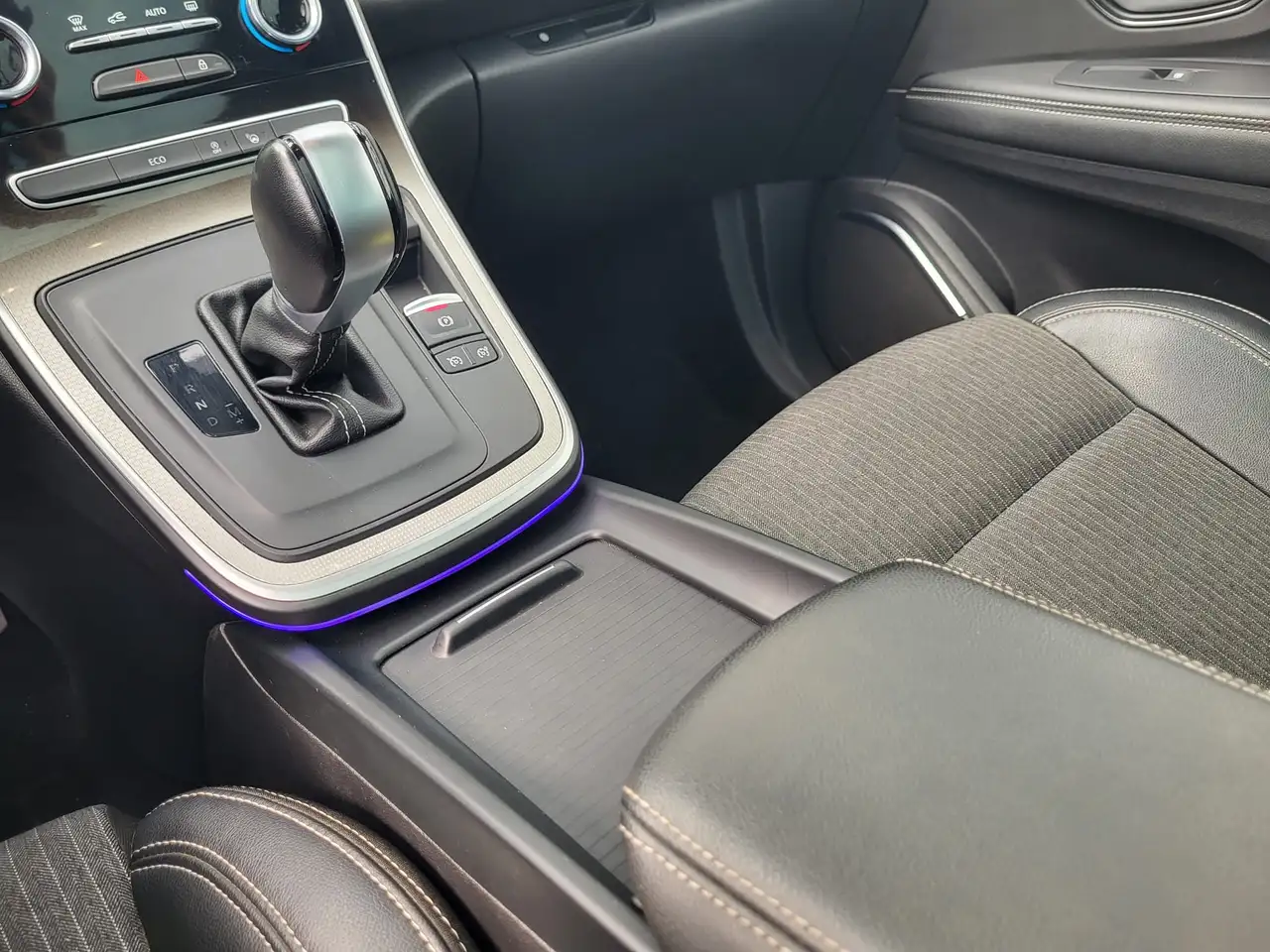 Renault Grand Scenic intens TCE140 EDC - Schaliegrijs 14