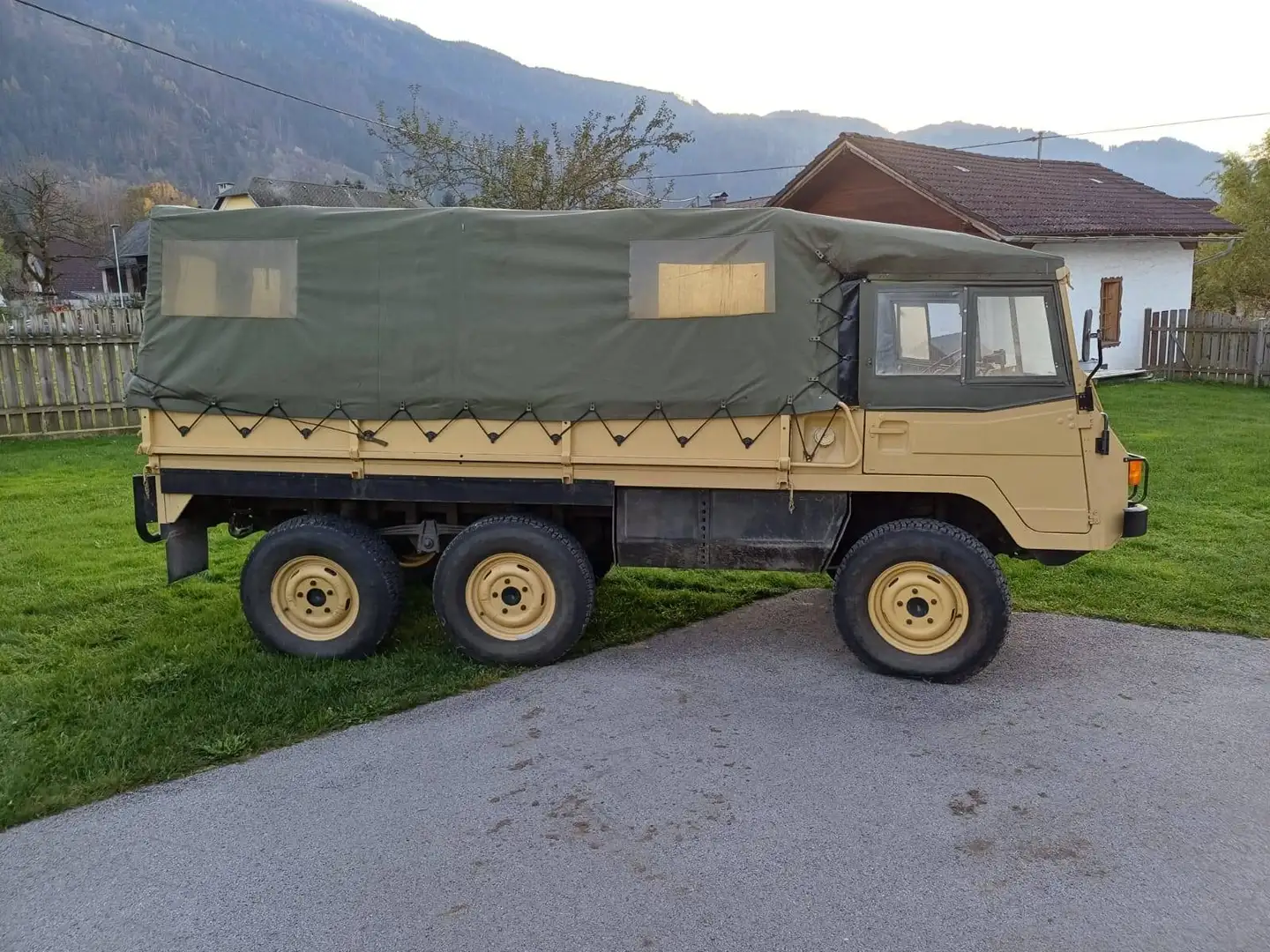 Puch Pinzgauer 712M Beige - 1