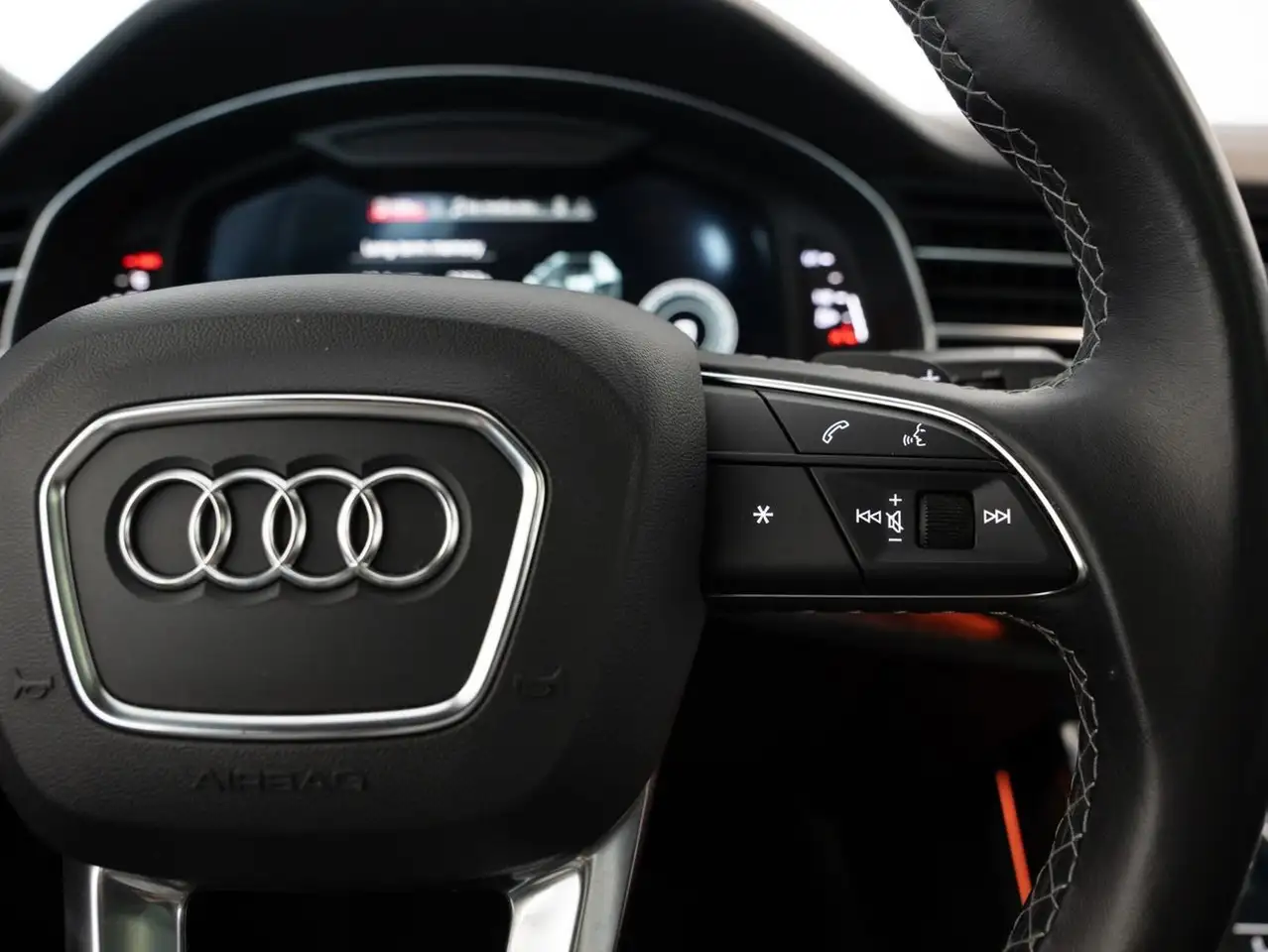 Audi Q8 photo Audi Q8