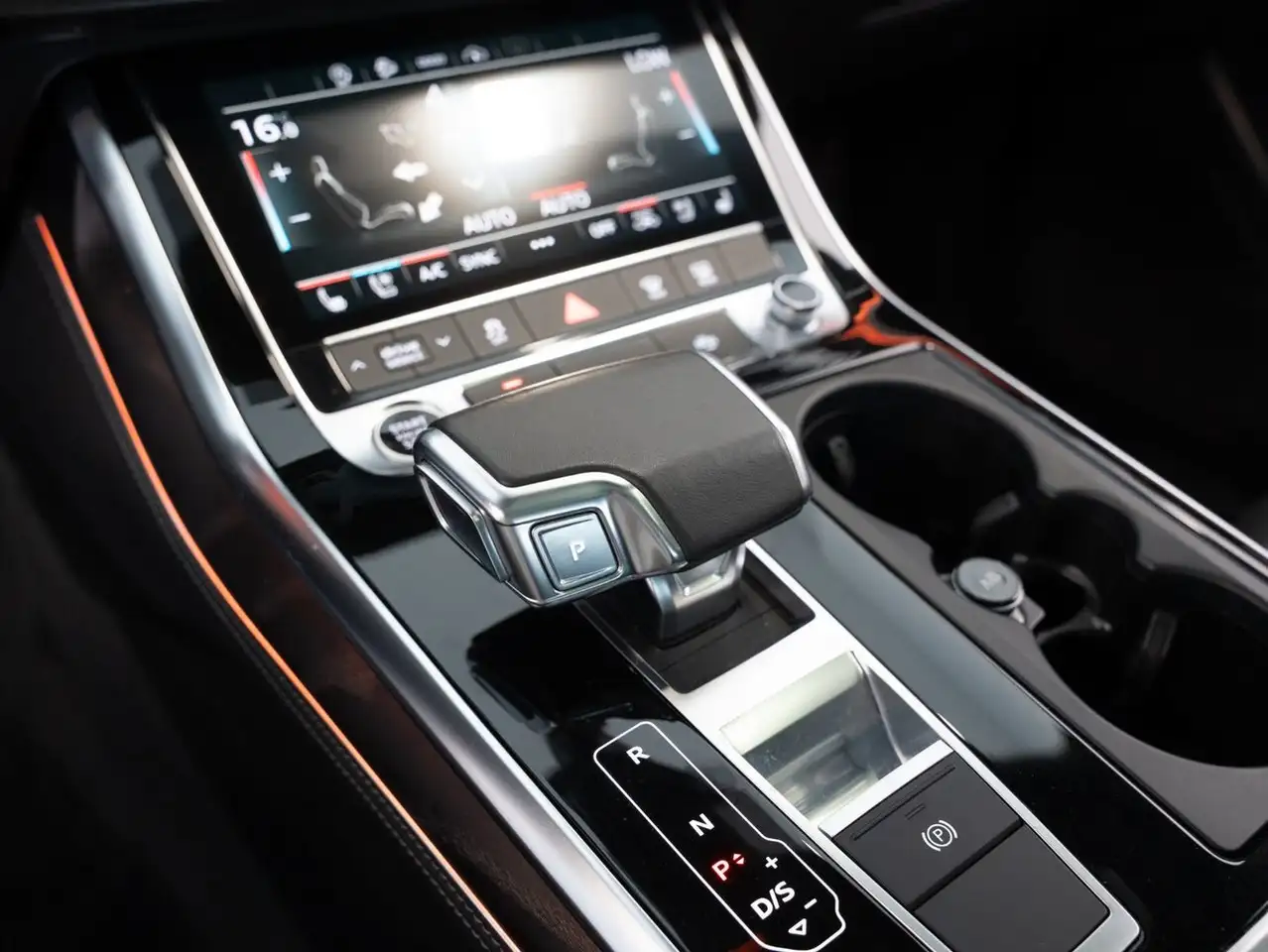 Audi Q8 photo Audi Q8
