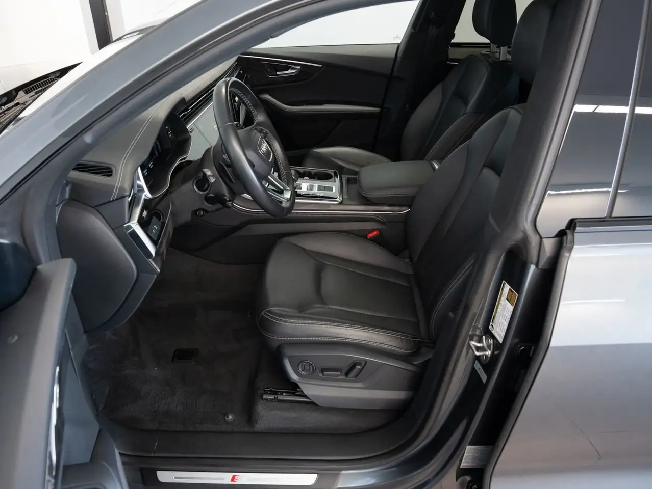 Audi Q8 photo Audi Q8