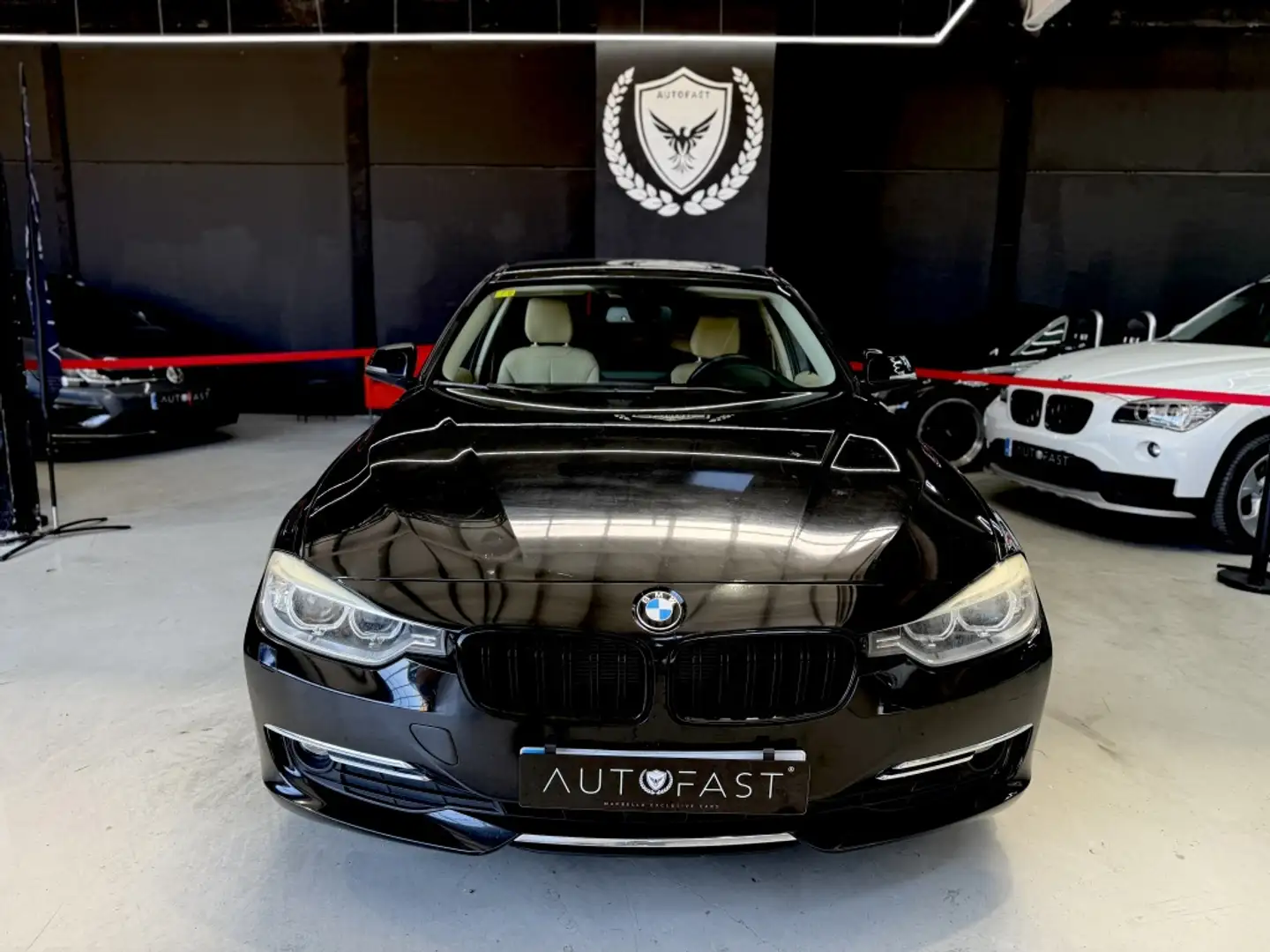 BMW 320 320dA Luxury Negro - 2