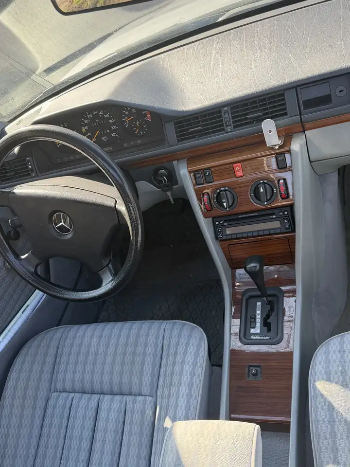 Mercedes-Benz E 200 Automatik, foto 11