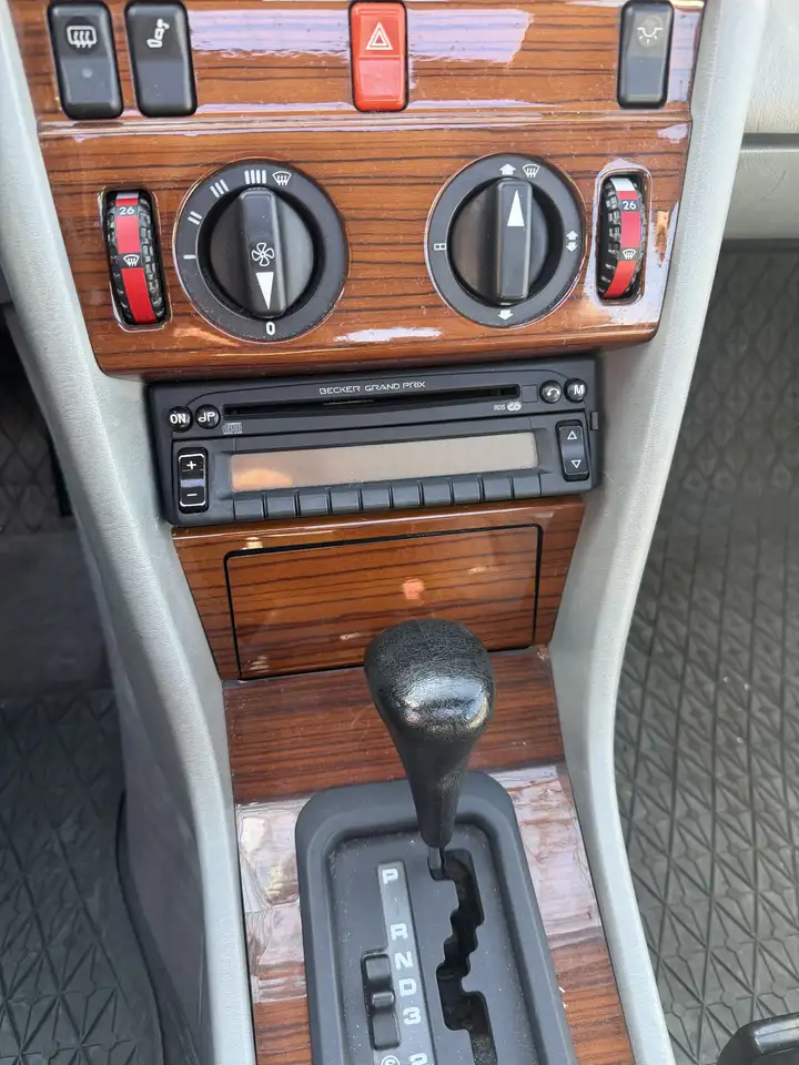 Mercedes-Benz E 200 Automatik, foto 9