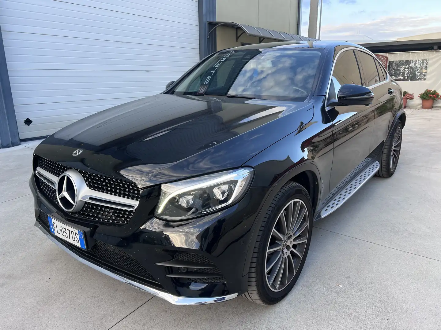 Mercedes-Benz GLC 250 Coupe d Premium AMG 4matic aut Noir - 1