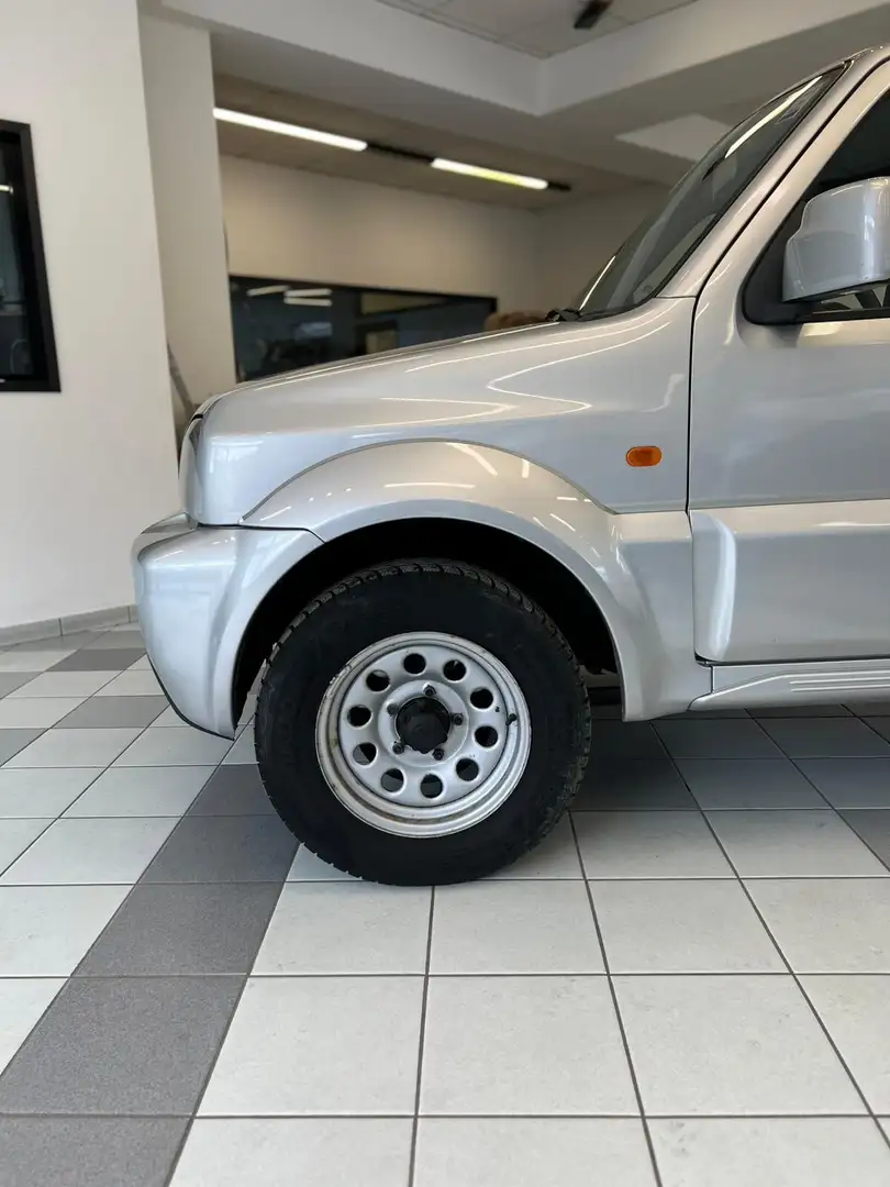 Suzuki Jimny Jimny 1.3i 16V cat 4WD JLX Gris - 2
