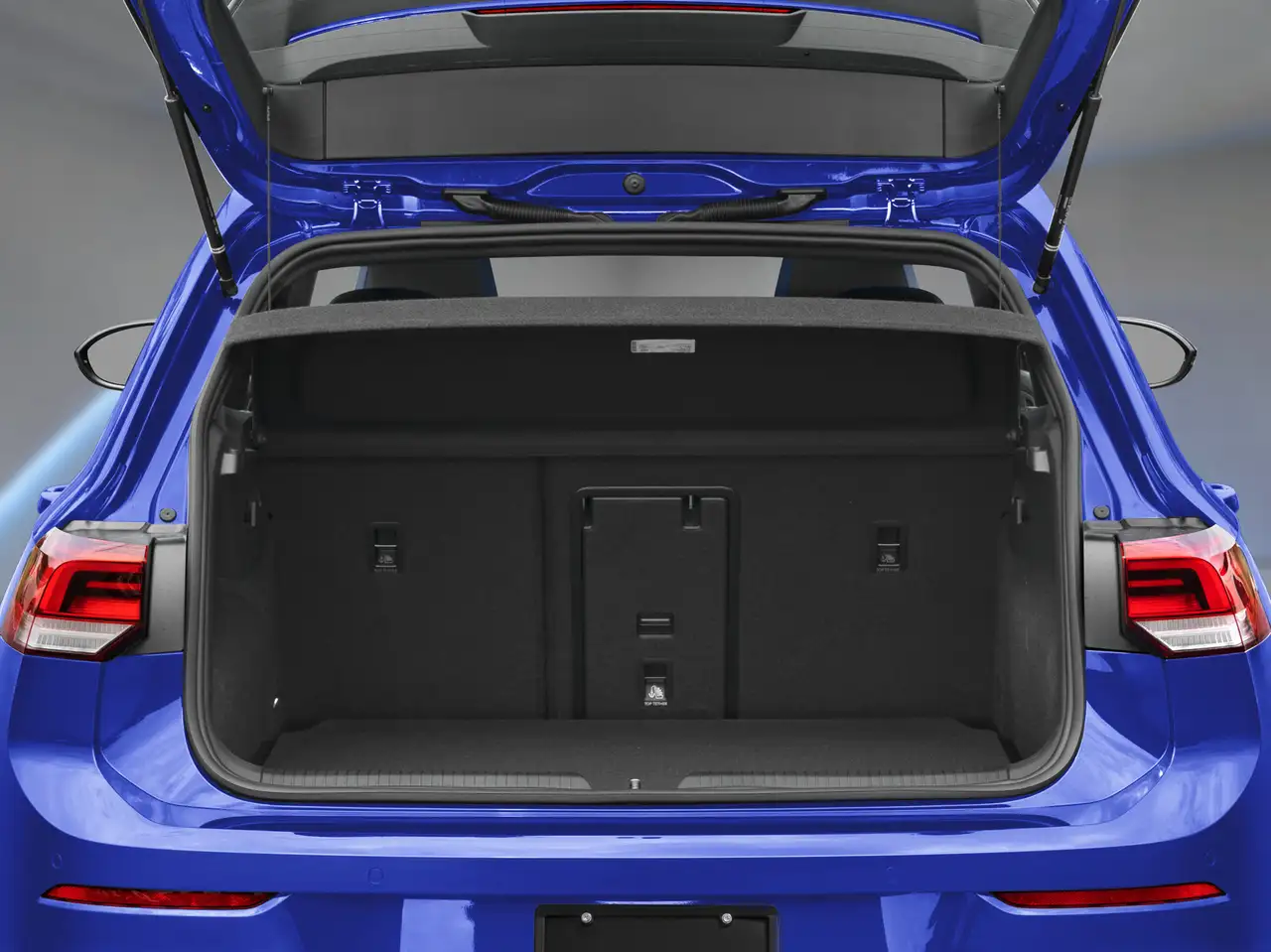 Volkswagen Golf R снимка Volkswagen Golf R