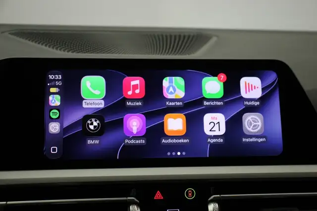 BMW 3 Series view 6