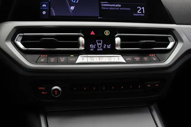 BMW 3 Series view 7