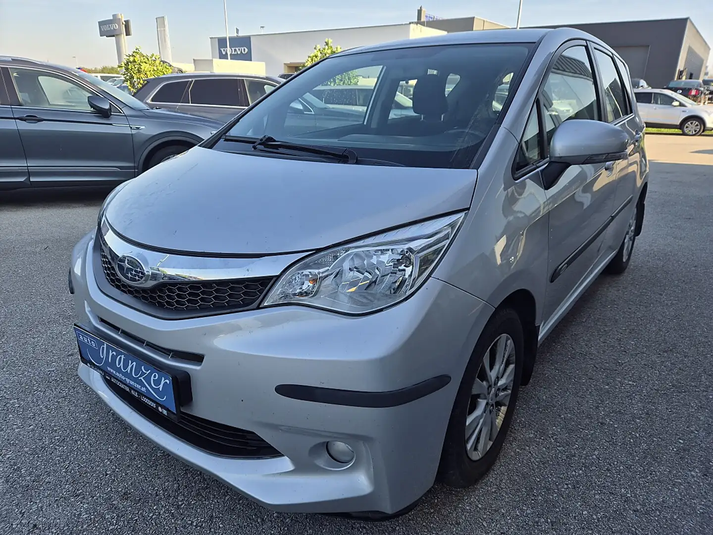 Subaru Trezia 1,4D Comfort DPF Grau - 2