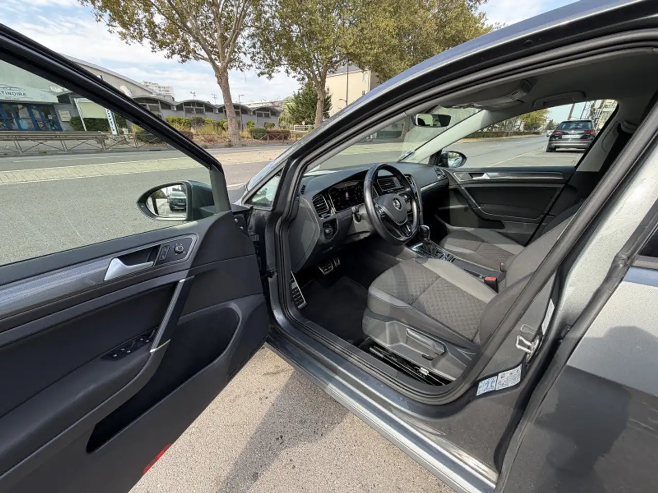Volkswagen Golf Standard Model — photo 4