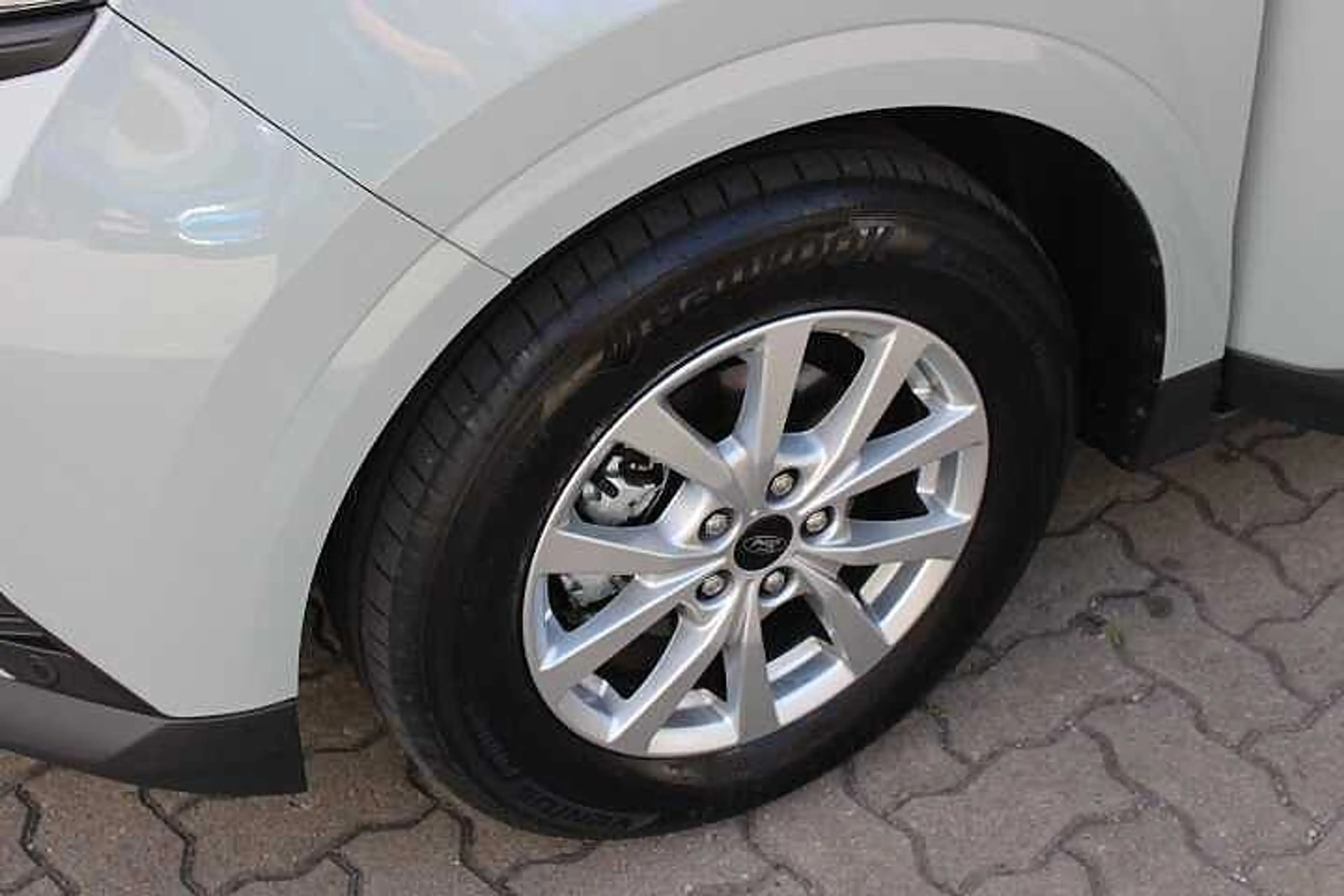 Ford Tourneo Courier Titanium — photo 24