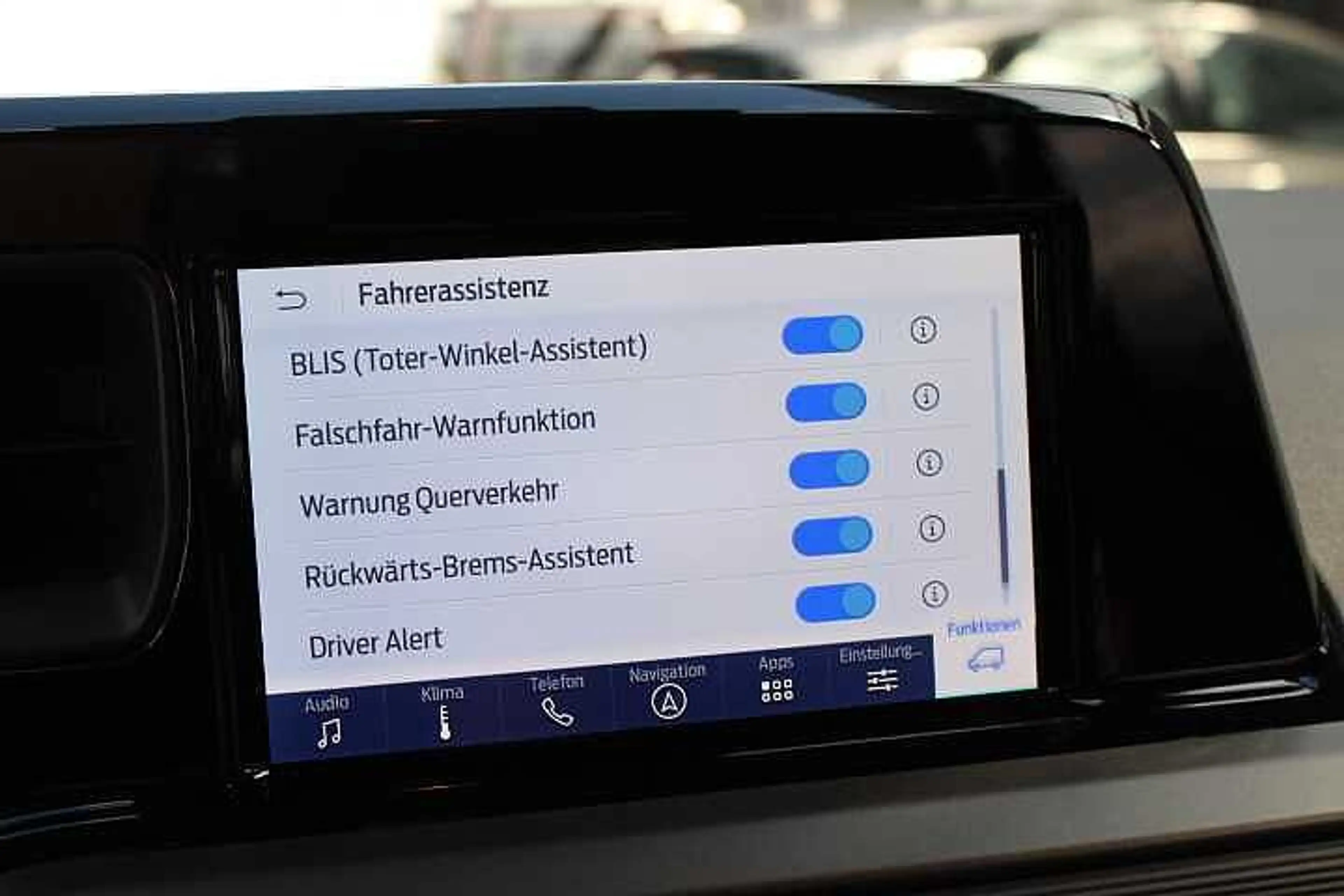 Ford Tourneo Courier Titanium — photo 18