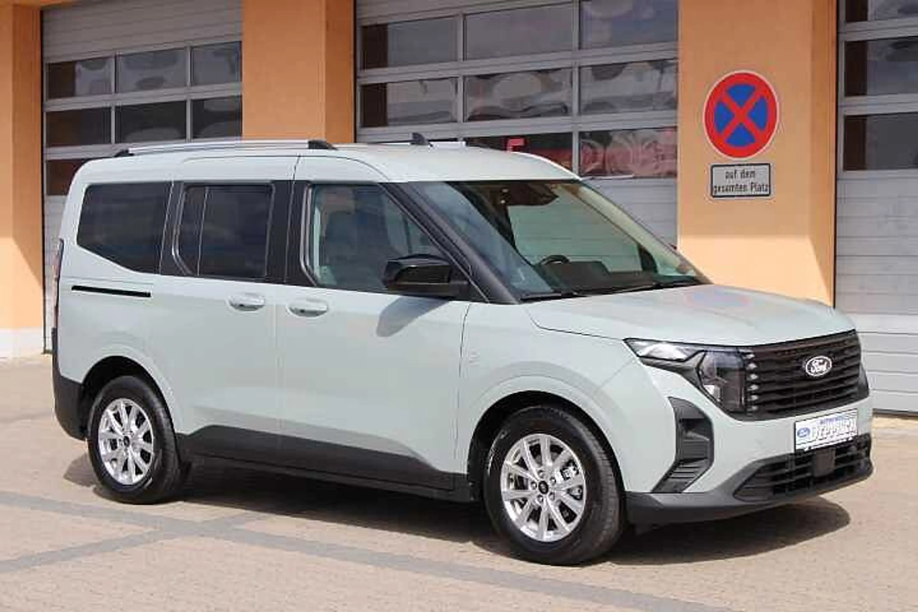 Ford Tourneo Courier Titanium — photo 28