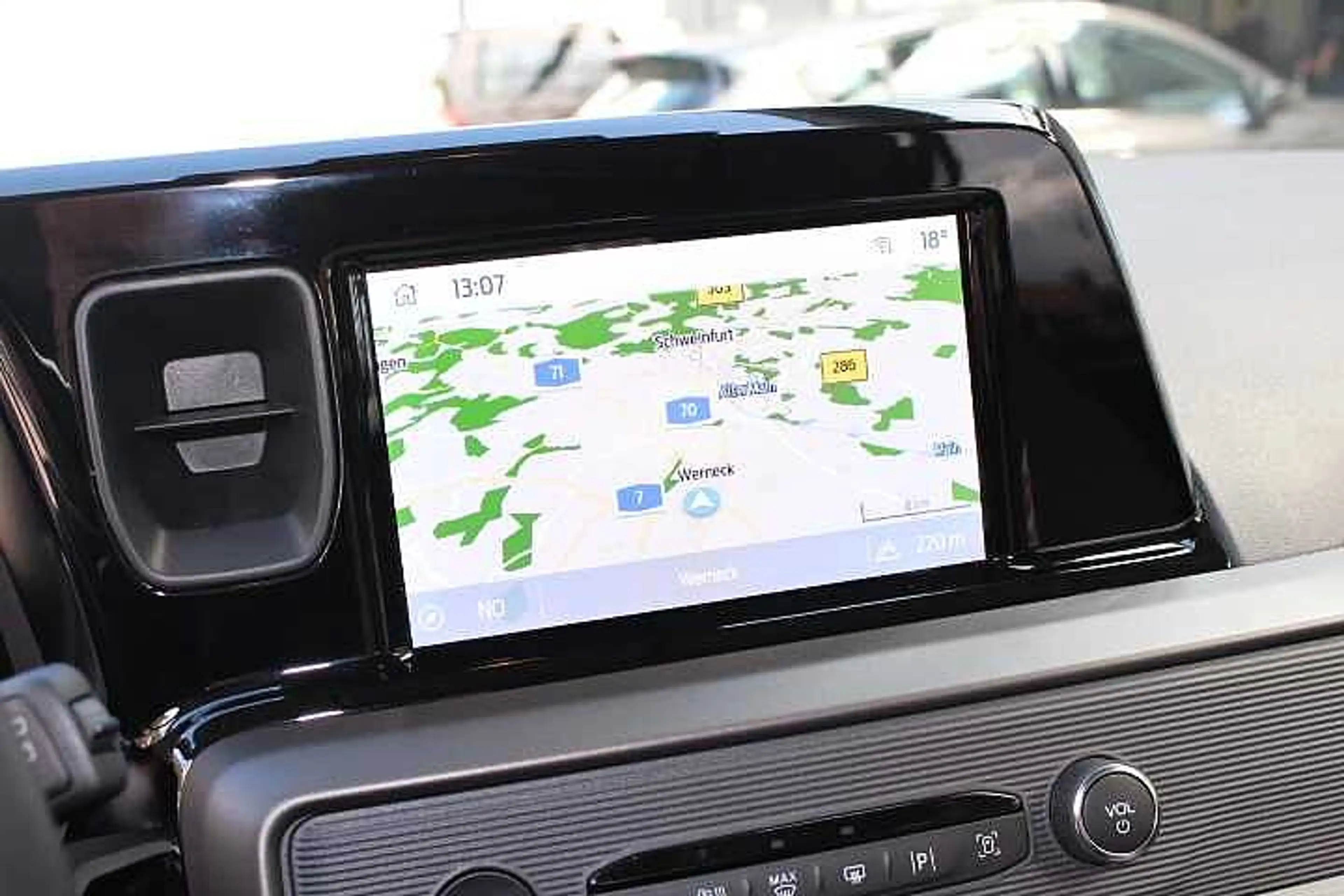 Ford Tourneo Courier Titanium — photo 8