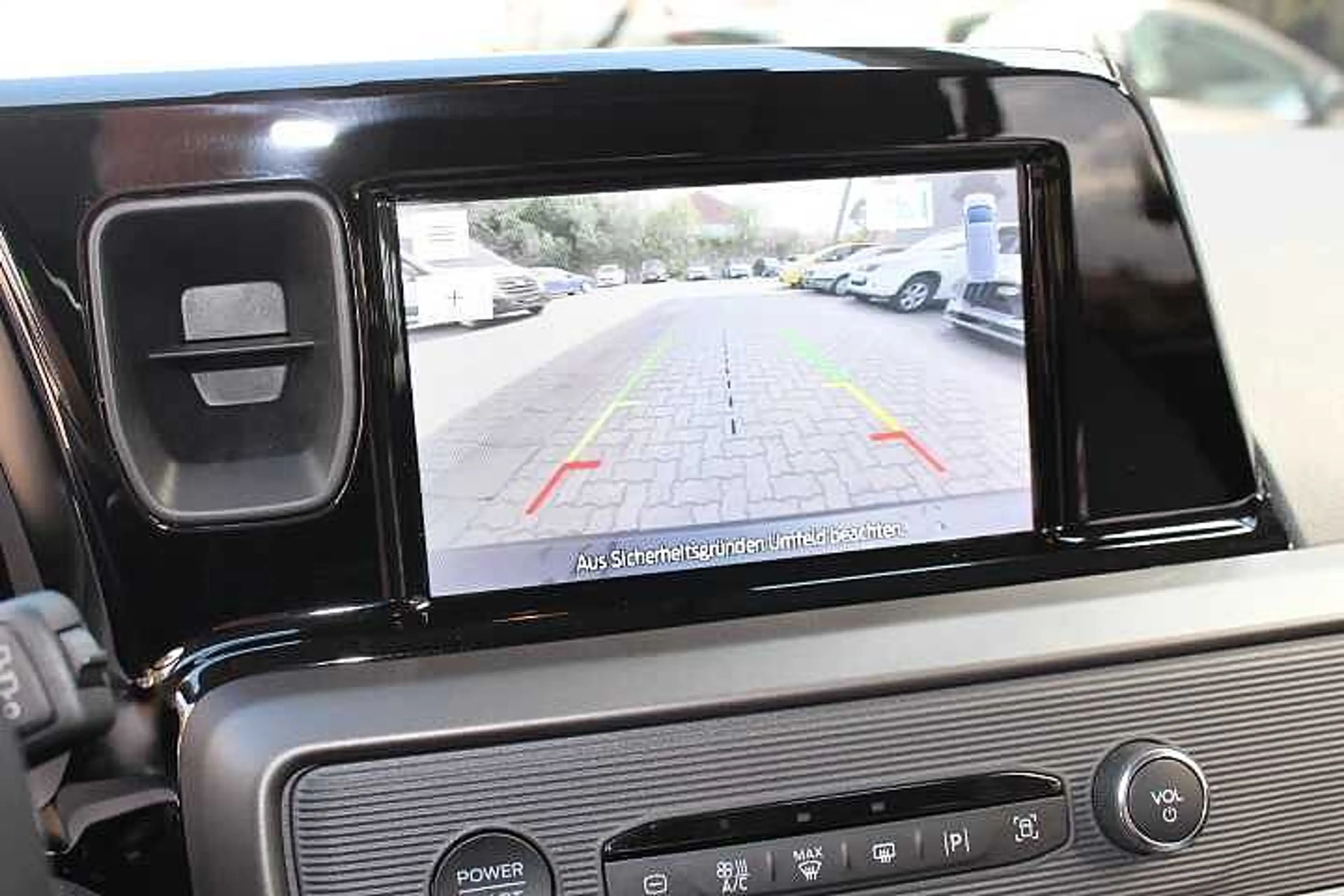 Ford Tourneo Courier Titanium — photo 9