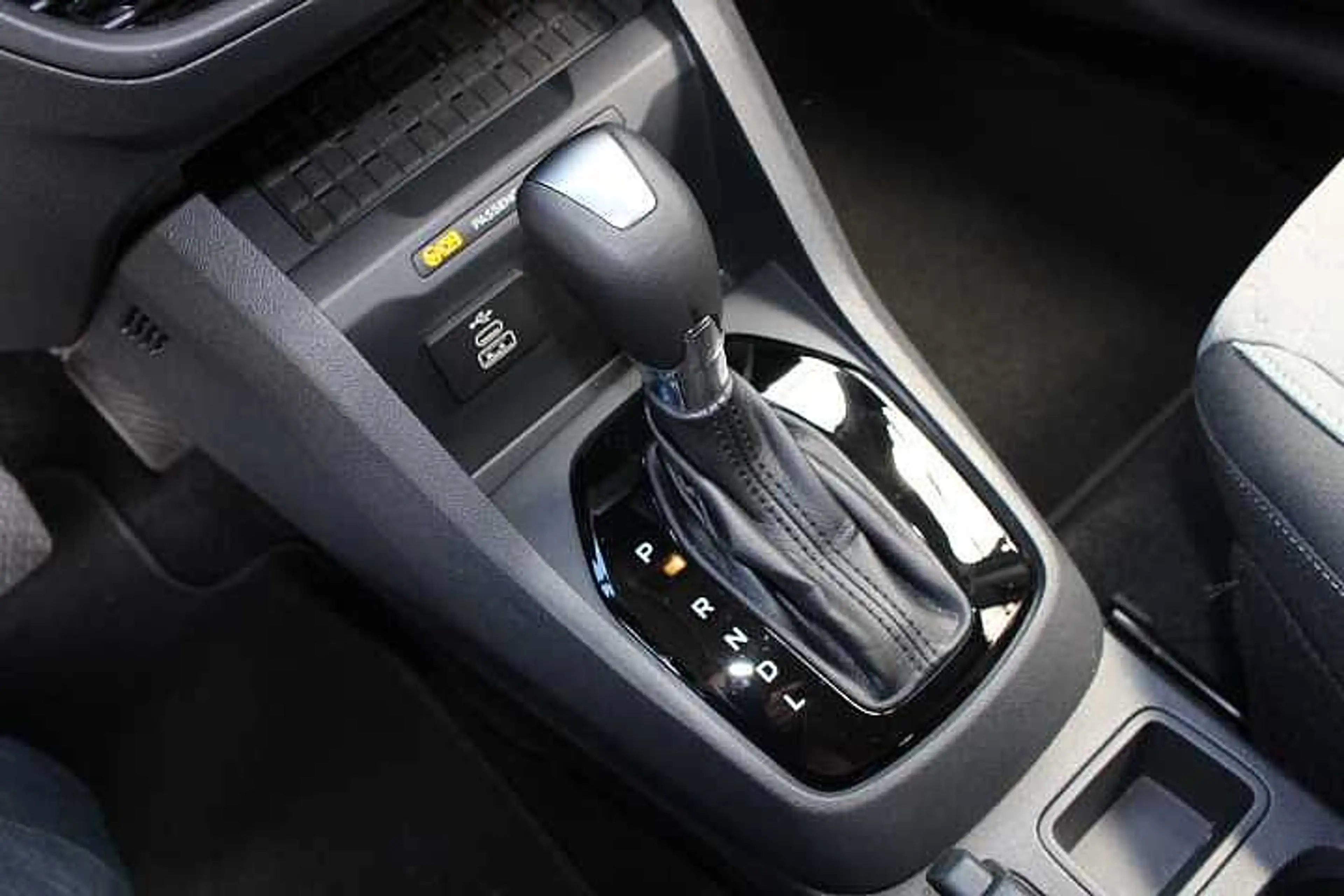 Ford Tourneo Courier Titanium — photo 6
