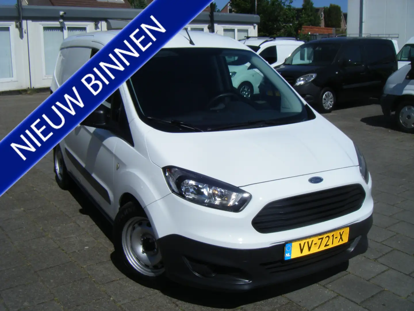 Ford Transit Courier 1.5 TDCI Ambiente VOORZIEN VAN AIRCO !!!! Wit - 1