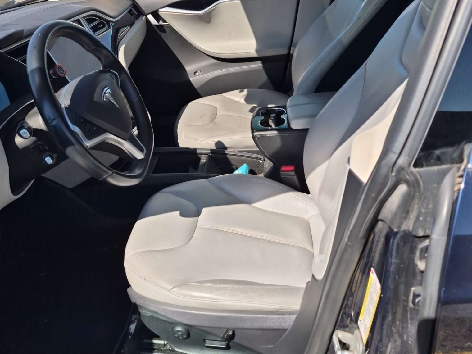2014 Tesla Model S 85 alt 3