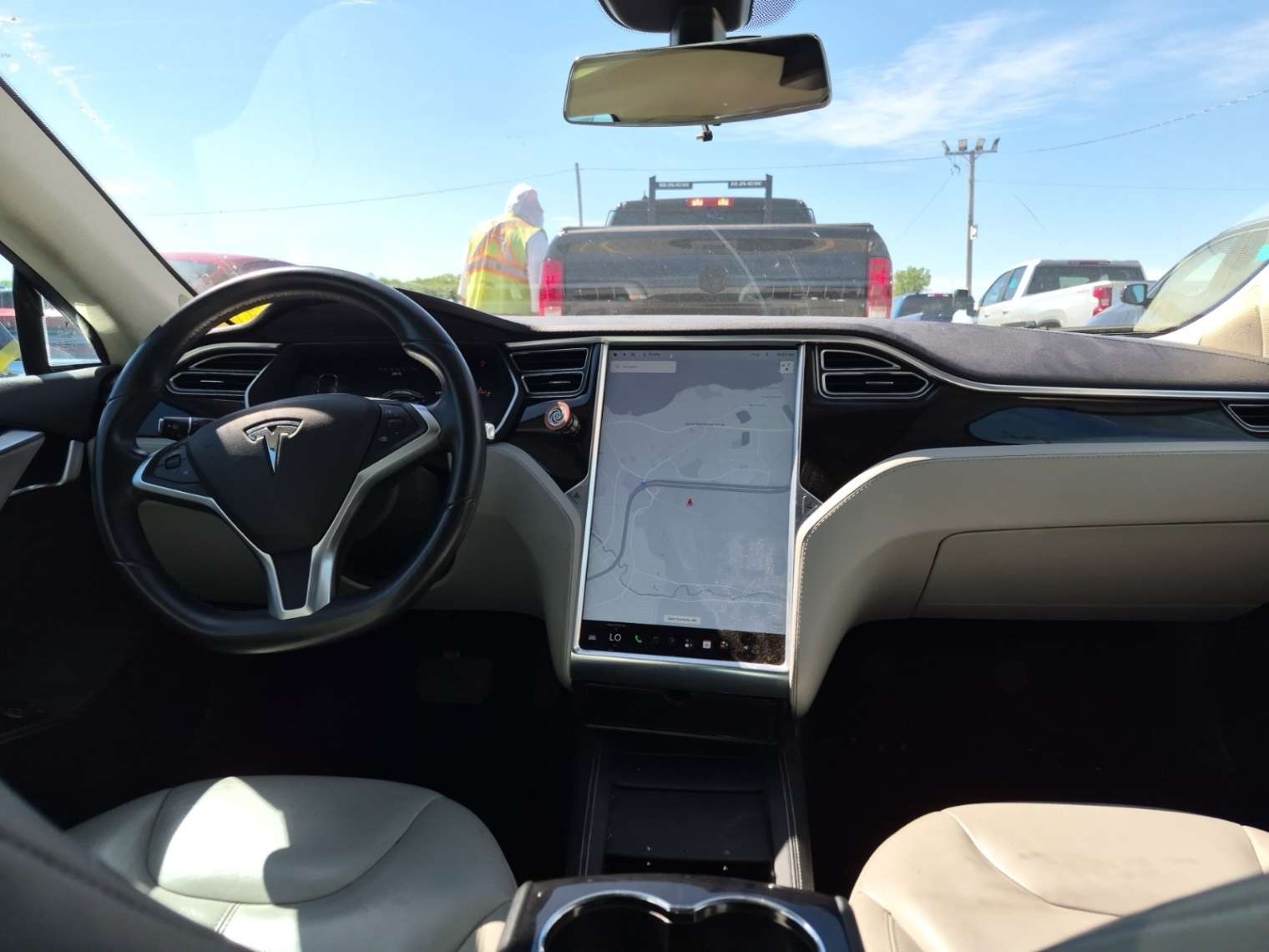 2014 Tesla Model S 85 alt 4