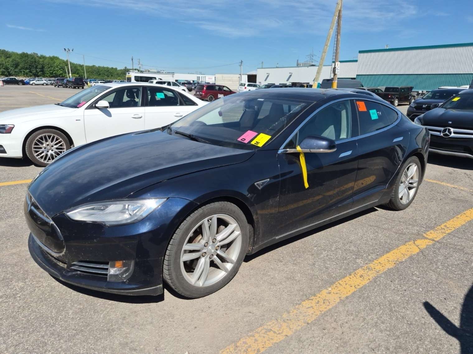 2014 Tesla Model S 85 alt 2