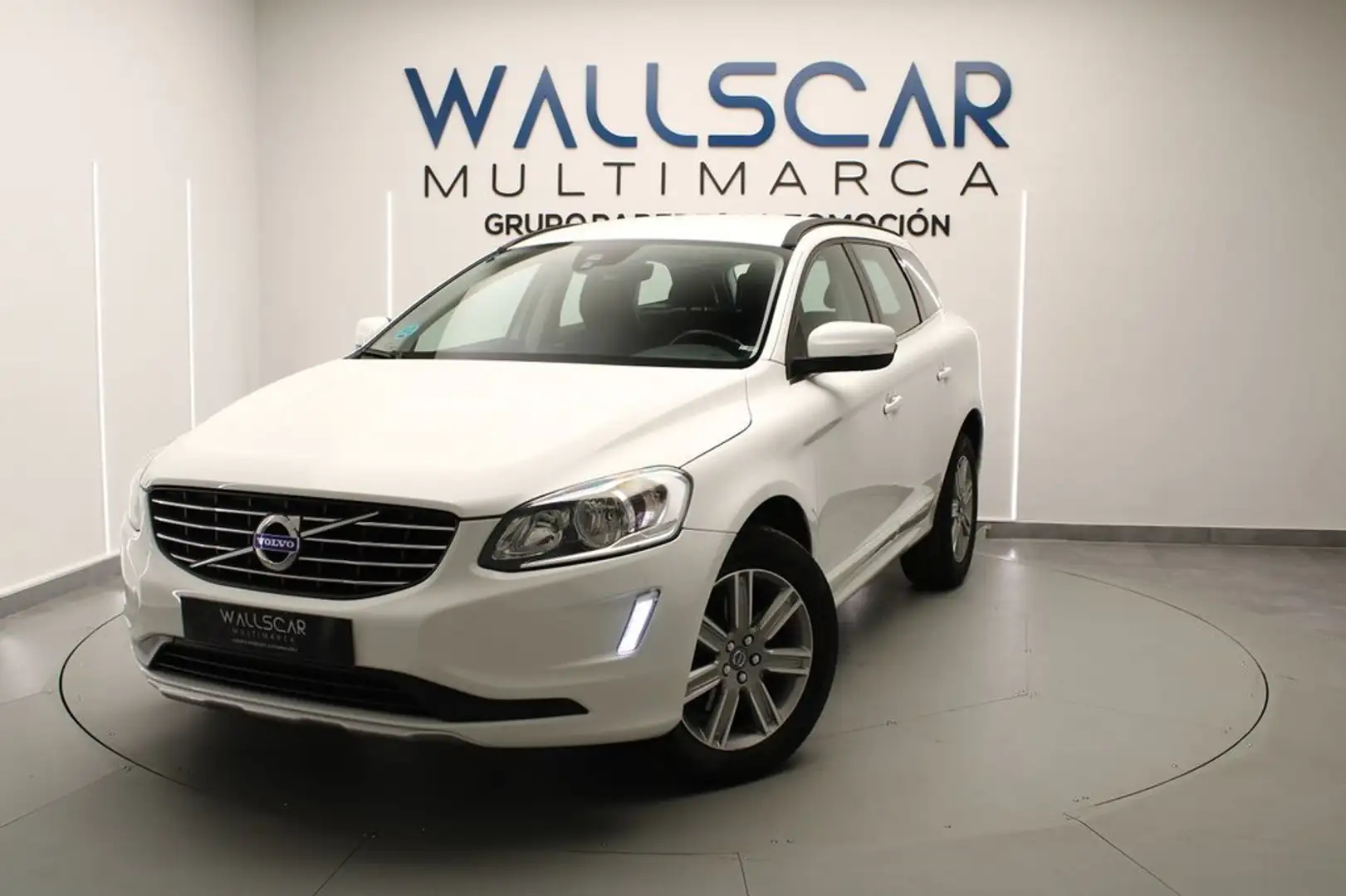 Volvo XC60 2.0 D3 R-Design Momentum Blanco - 2