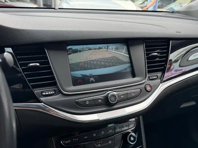 Opel Astra view 12