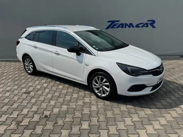 Opel Astra main image