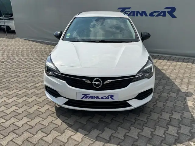 Opel Astra view 2