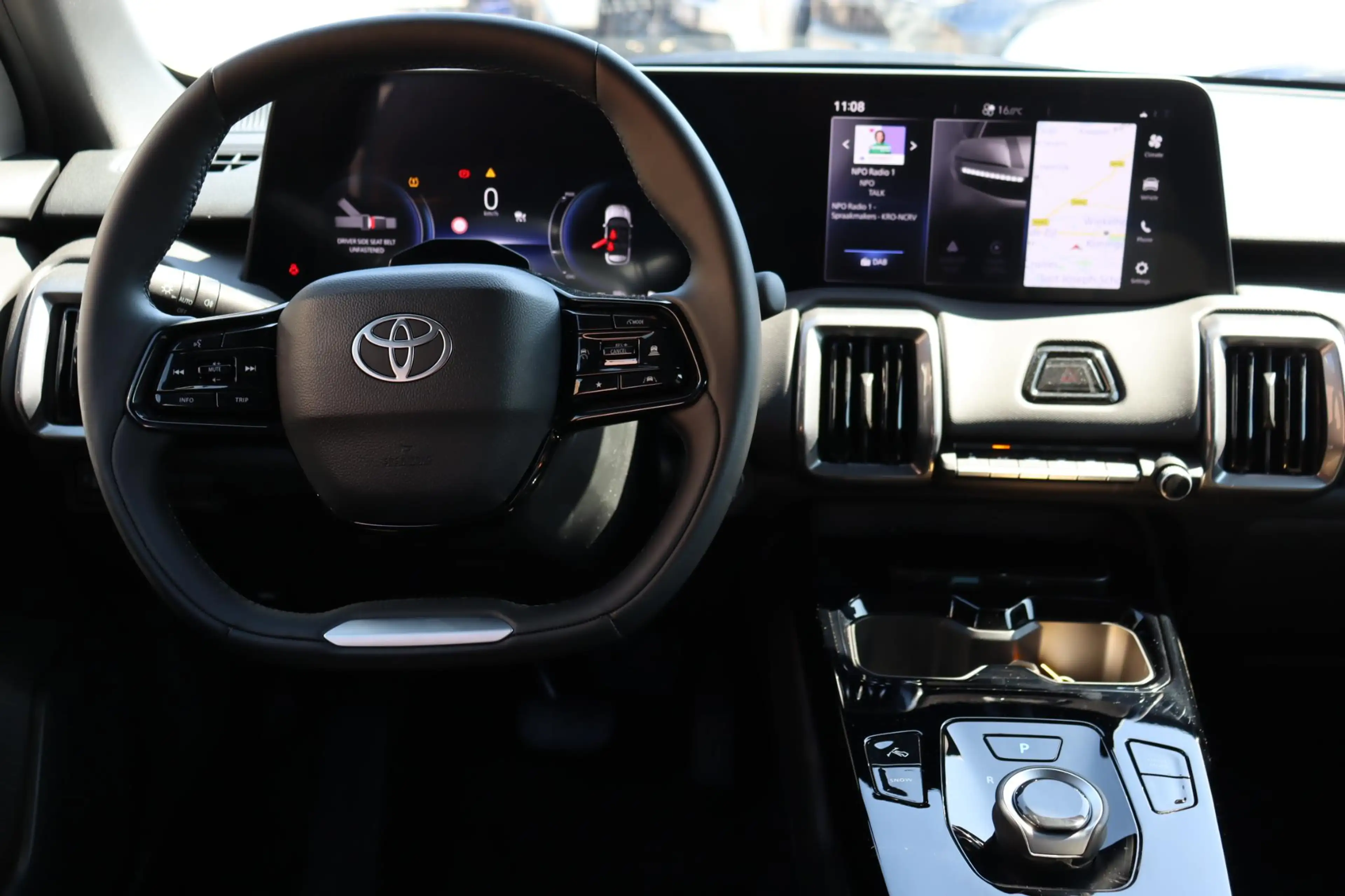 Toyota Urban Cruiser Dynamic 61 kWh | Nieuw, in mei leverbaar met €1500 — photo 4