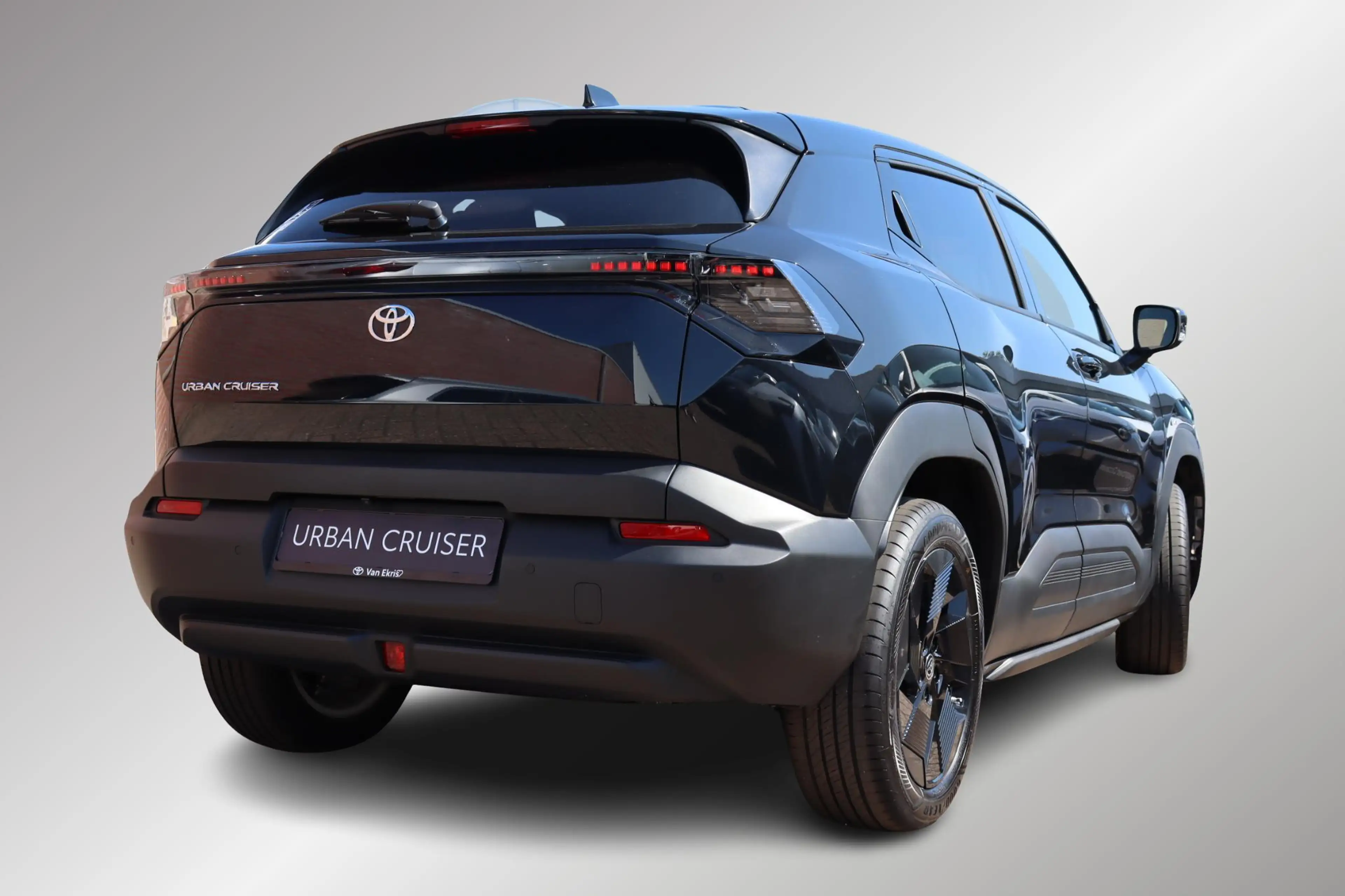 Toyota Urban Cruiser Dynamic 61 kWh | Nieuw, in mei leverbaar met €1500 — photo 2