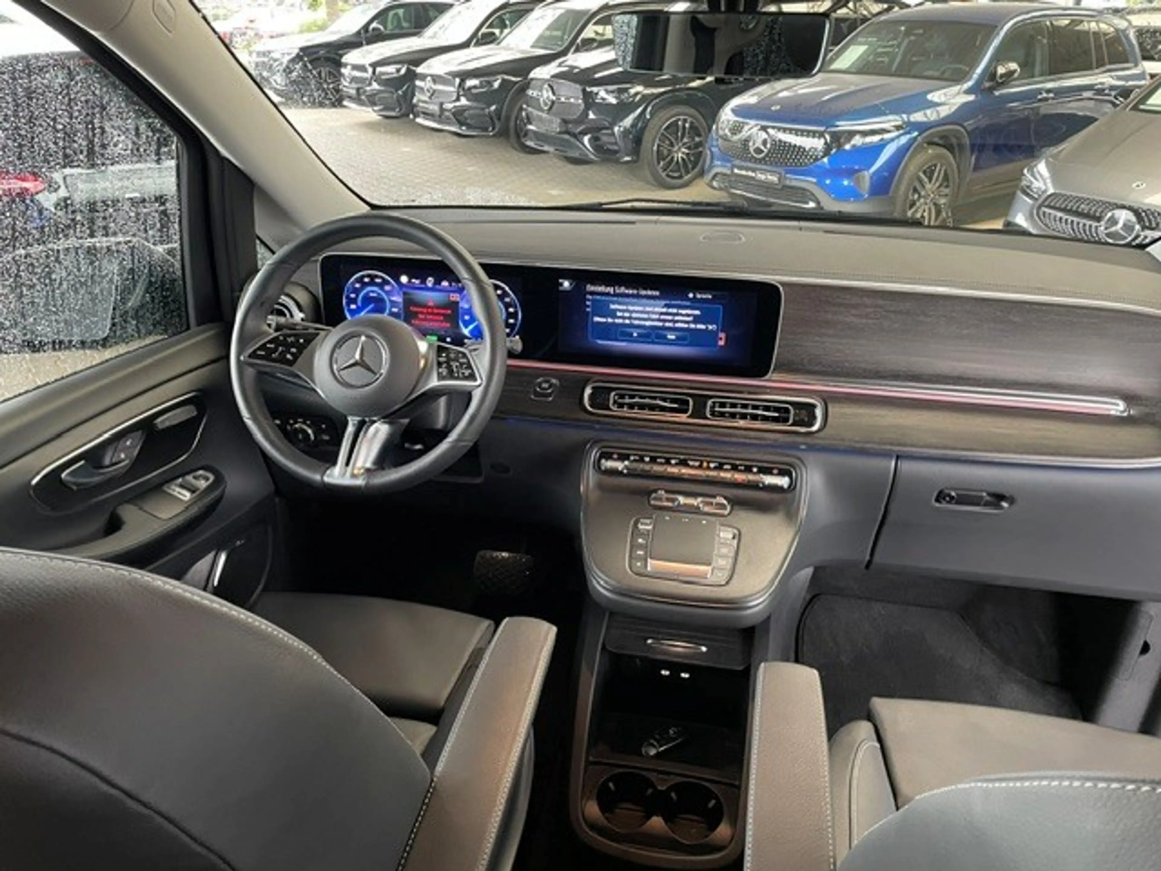 Mercedes-Benz EQV 300 EXTRALANG/AMG/AIRMATIC/MBUX/360°/DISTRONIC/LEDER — photo 11