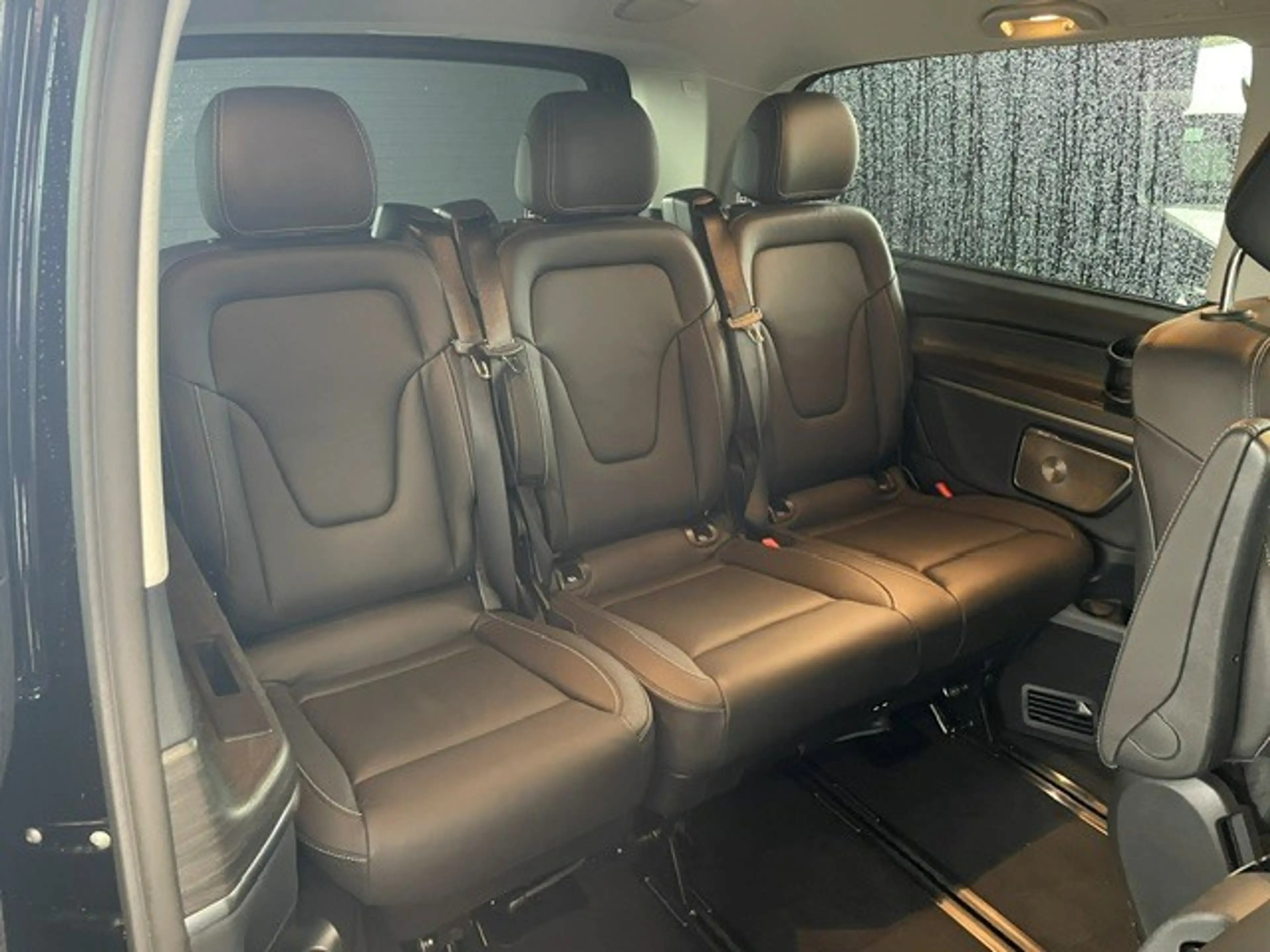 Mercedes-Benz EQV 300 EXTRALANG/AMG/AIRMATIC/MBUX/360°/DISTRONIC/LEDER — photo 9