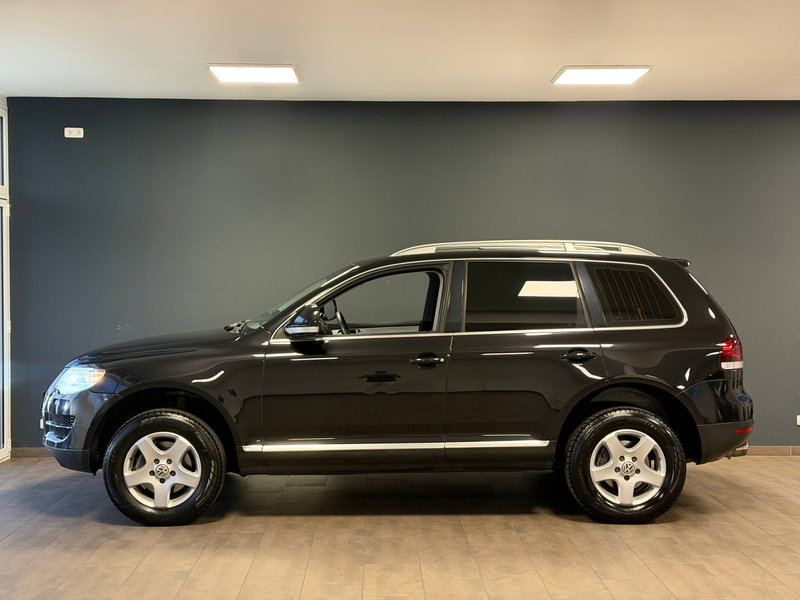 Volkswagen Touareg 3.0 V6 TDI /LEDER/AHK/PDC/NAVI/RFK/XENON — photo 2