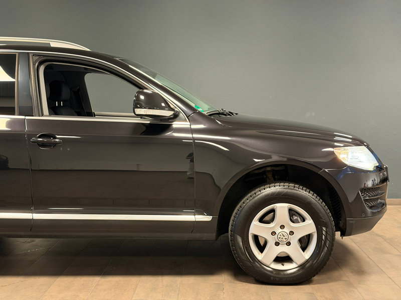 Volkswagen Touareg 3.0 V6 TDI /LEDER/AHK/PDC/NAVI/RFK/XENON — photo 9