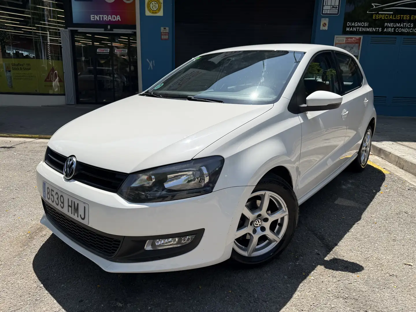 Volkswagen Polo 1.4 Advance - 1