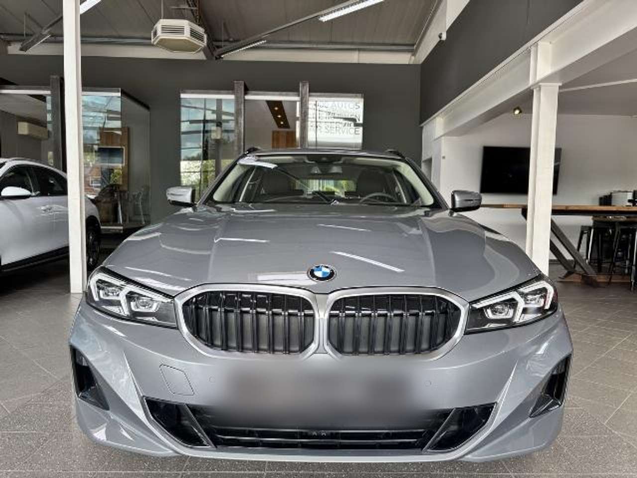 BMW-320-i Touring LED Live Cockpit Plus Navi R.Cam