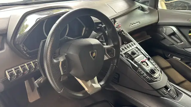 Lamborghini Aventador view 10