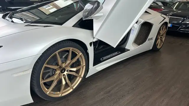 Lamborghini Aventador view 23