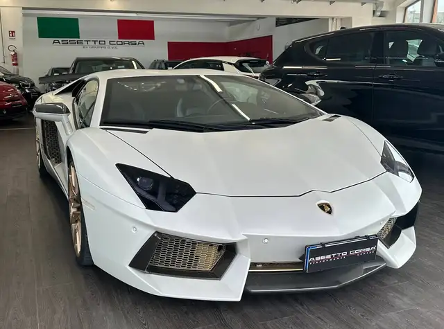 Lamborghini Aventador view 21