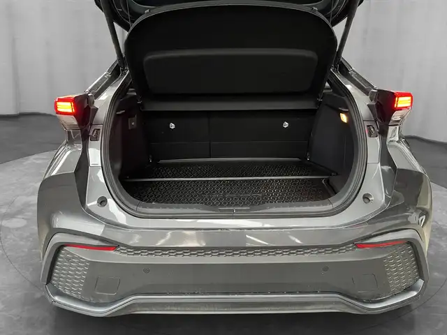 Toyota C-HR view 5
