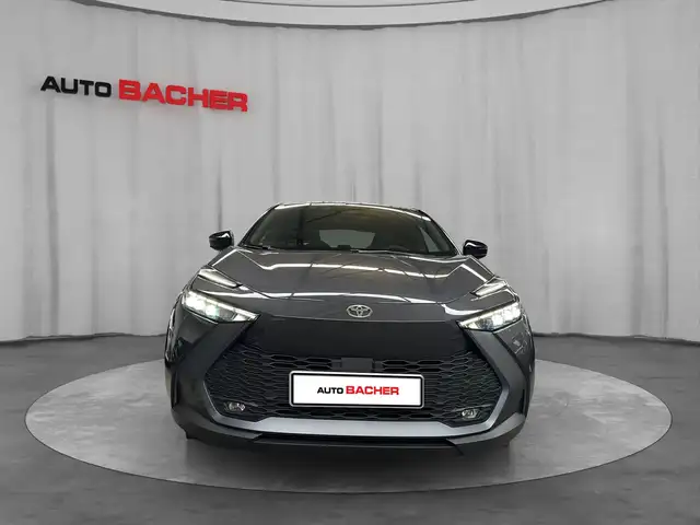 Toyota C-HR view 2