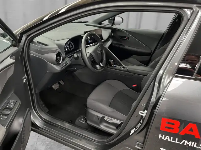Toyota C-HR view 7