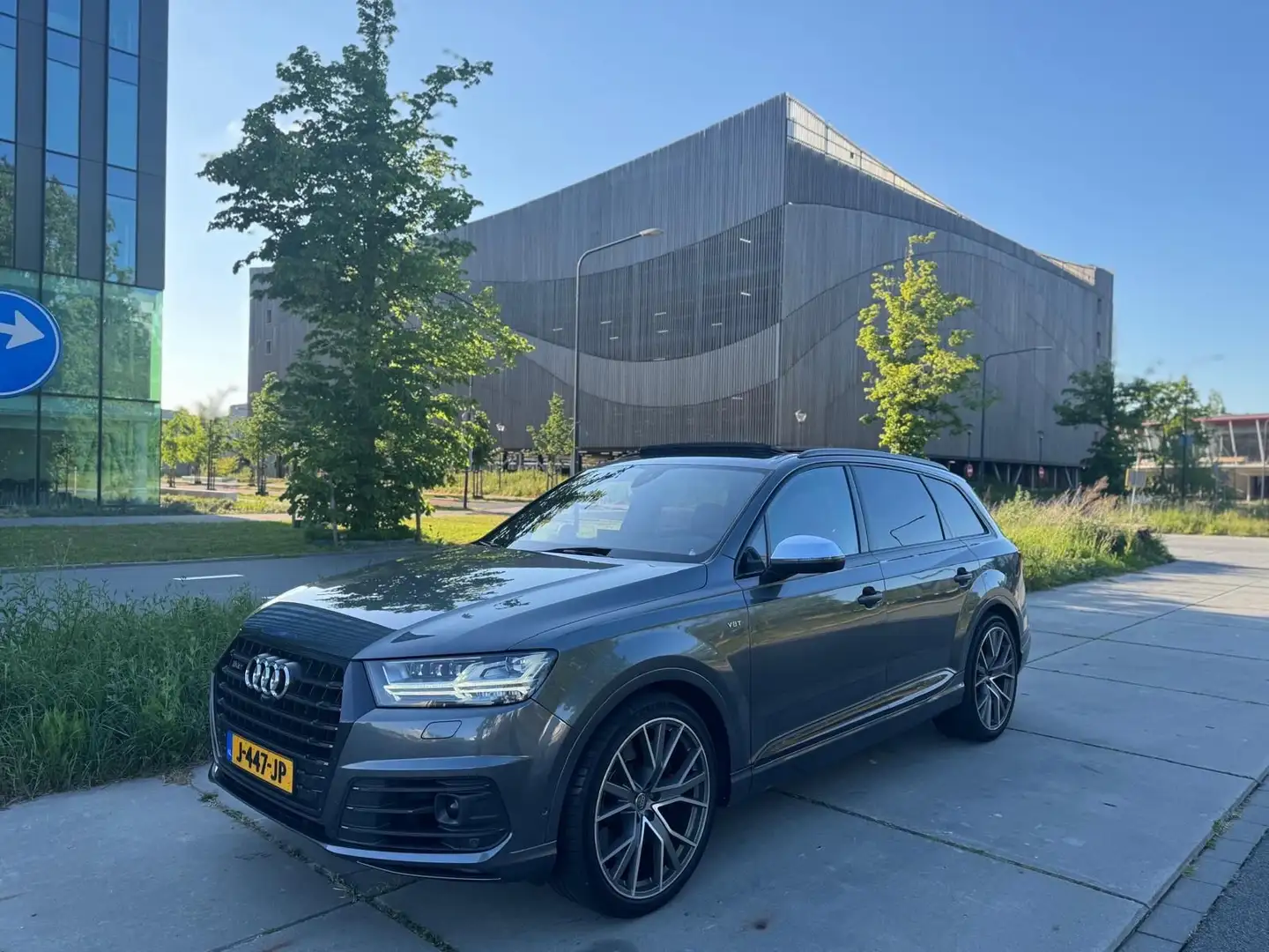 Audi SQ7 4.0 TDI q. PL+ Grijs - 2