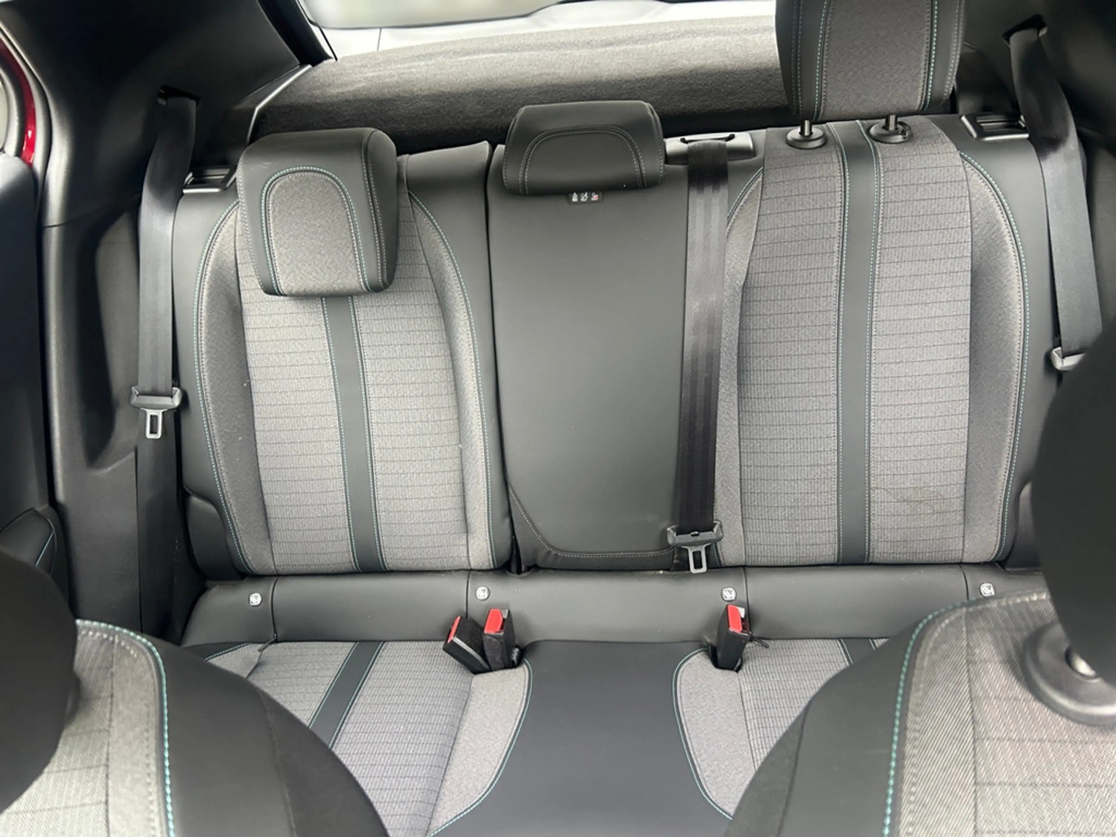 Peugeot 2008 1.2 Allure Pack 100 KAMERA NAVI AHK LED — photo 15