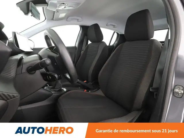 Peugeot 208 view 10