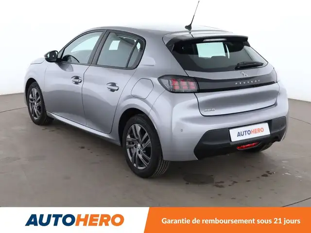 Peugeot 208 view 4