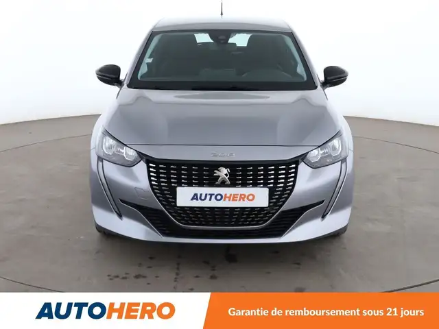 Peugeot 208 view 9